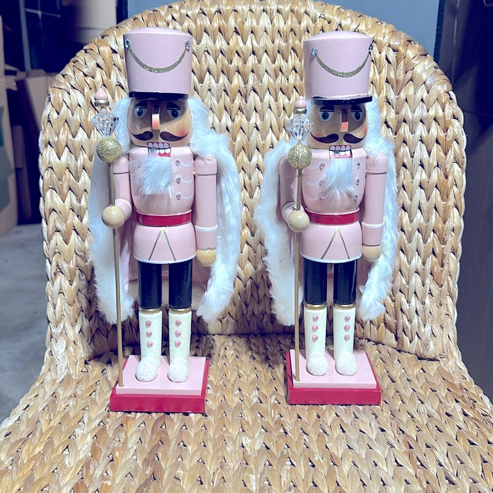 Nutcracker with Fur & Scepter